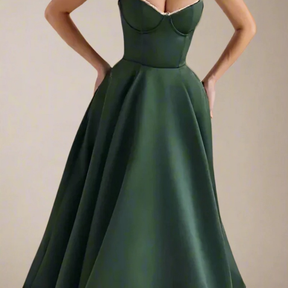 Elegant Green Evening Gown